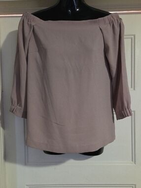 Off-Shoulder Blouse in Dusty Mauve